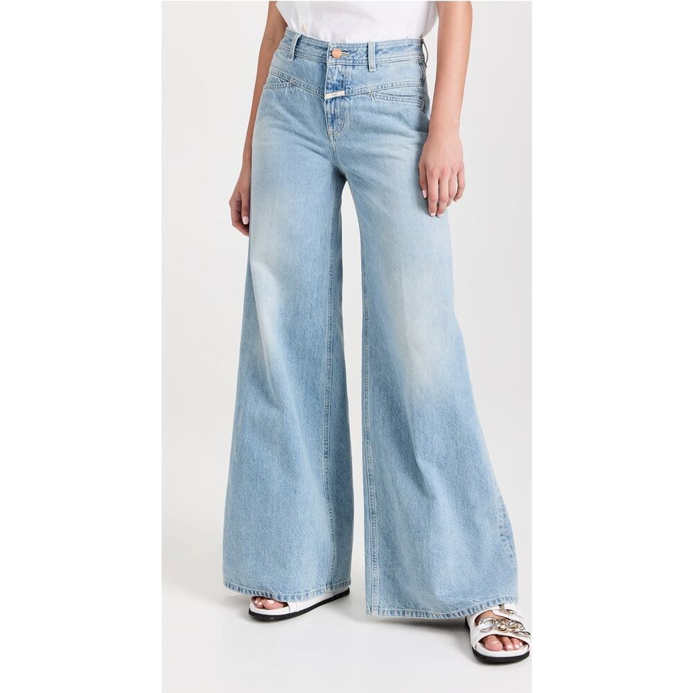 Closed Flared X Light‎ Blue Jeans size 25 $380